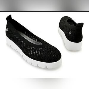BRAND NEW "BERNIE MEV FX PEONY SLIP ON WOMEN'S SNEAKERS